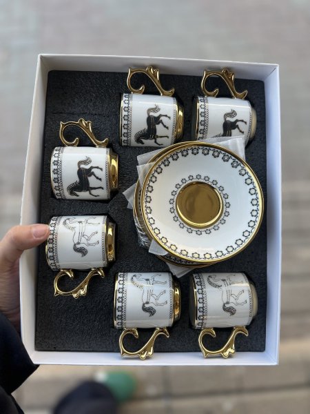 فناجين قهوه حصان